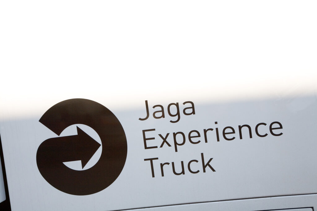 EXPERIENCE_TRUCK_01