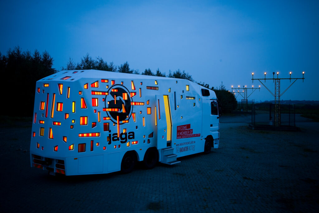 EXPERIENCE_TRUCK_05